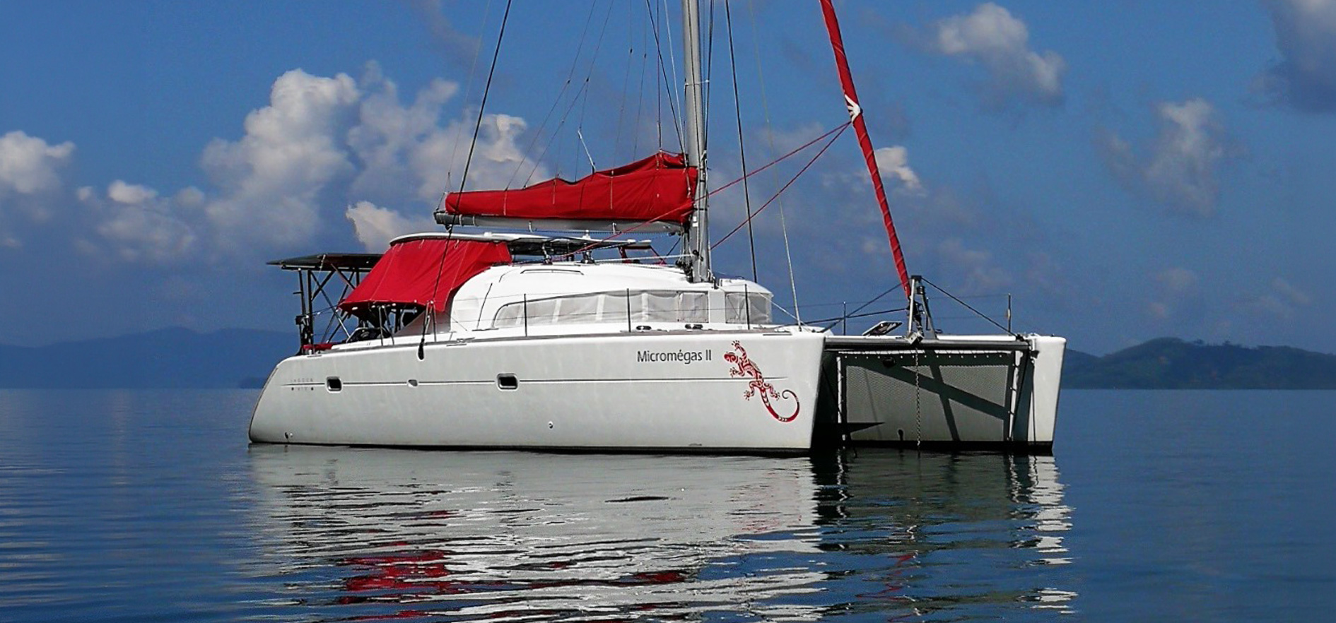 2005 Lagoon 410 S2 | Micromegas II